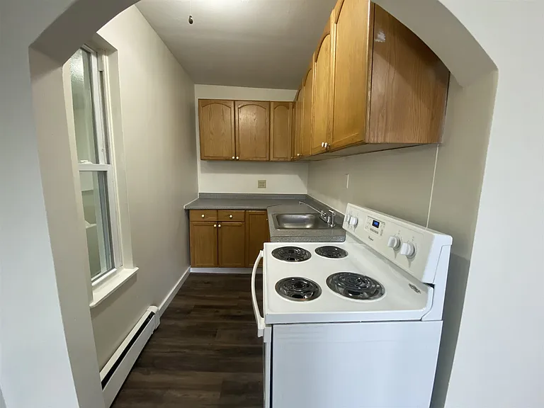 22 Ferry St #2 — Photo 8