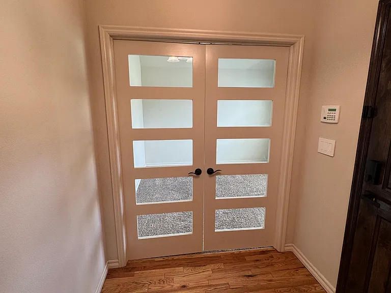 912 W Fargo St — Photo 5