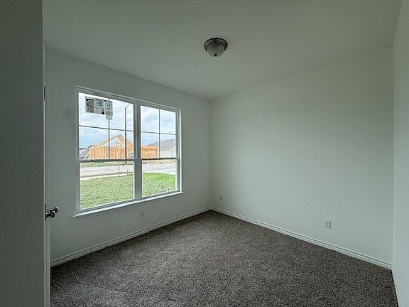5th image of 2607 Falcon Ridge Dr