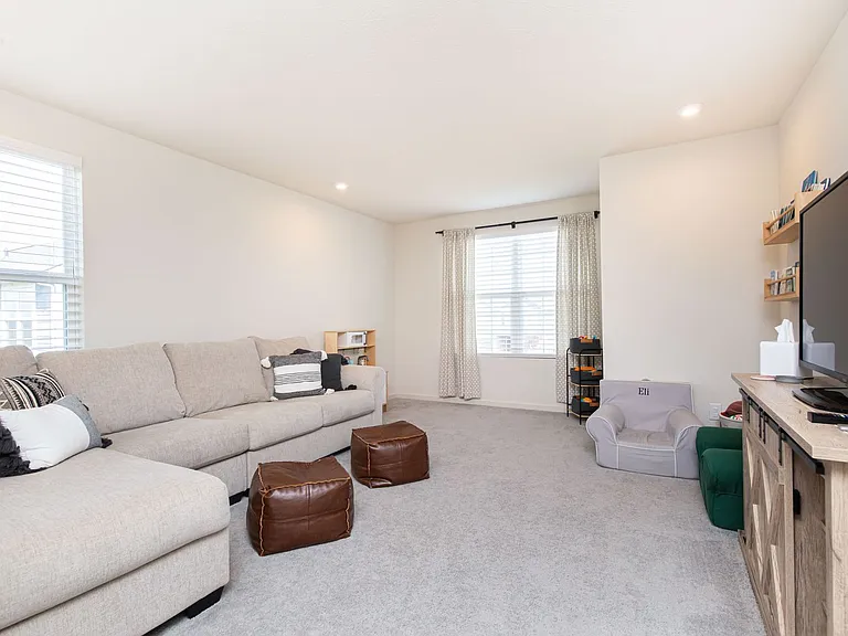 6787 Oakcrest Dr — Photo 18