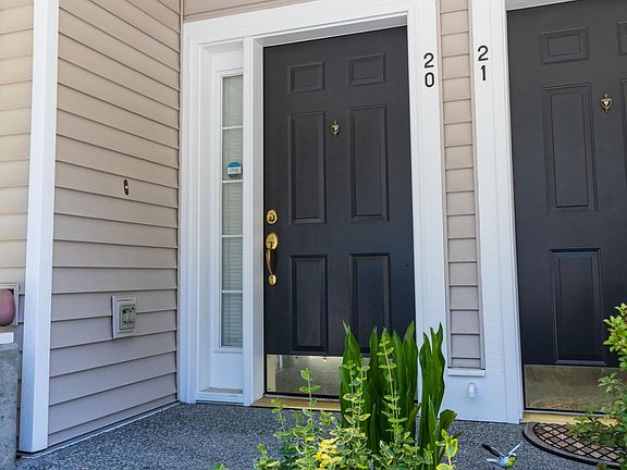 5th image of 1900 132nd Ave SE