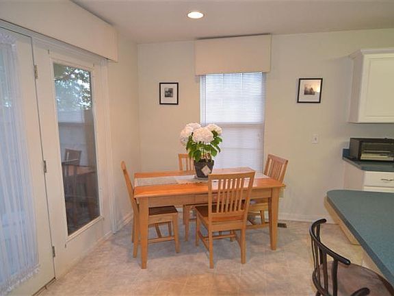 4th image of 4275 Galway Ct