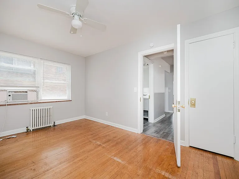 5828 Ridge Ave #5 — Photo 11