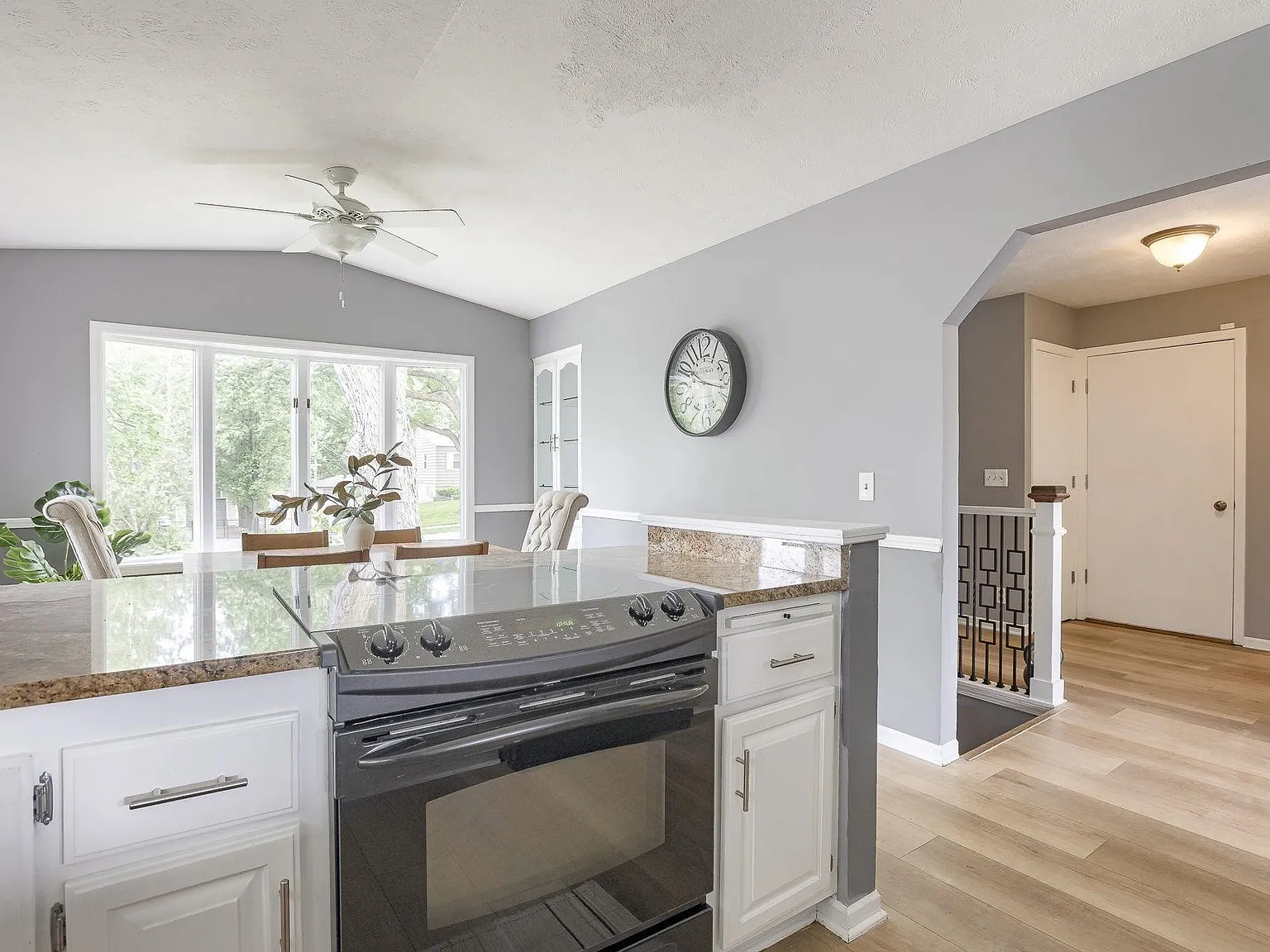 4 bed, 2350 sqft, $2,950 — Photo 4