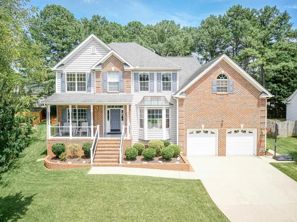 104 Greygate Pl, Cary, NC 27518