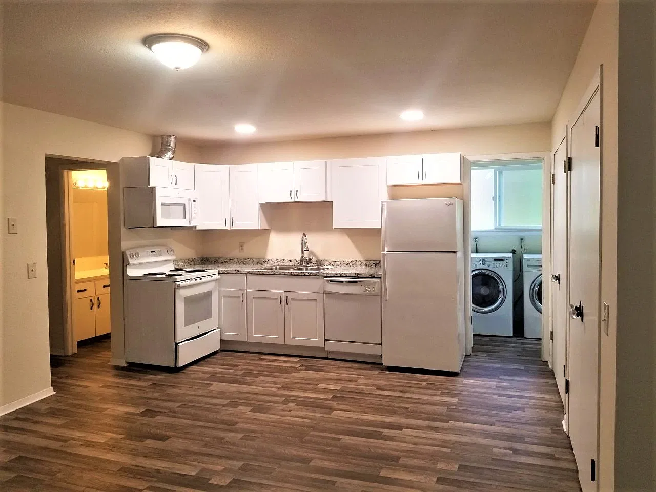 2 bed, 1250 sqft, $1,595 — Photo 2