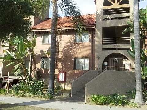 2nd image of 1915 Vassar St APT 112