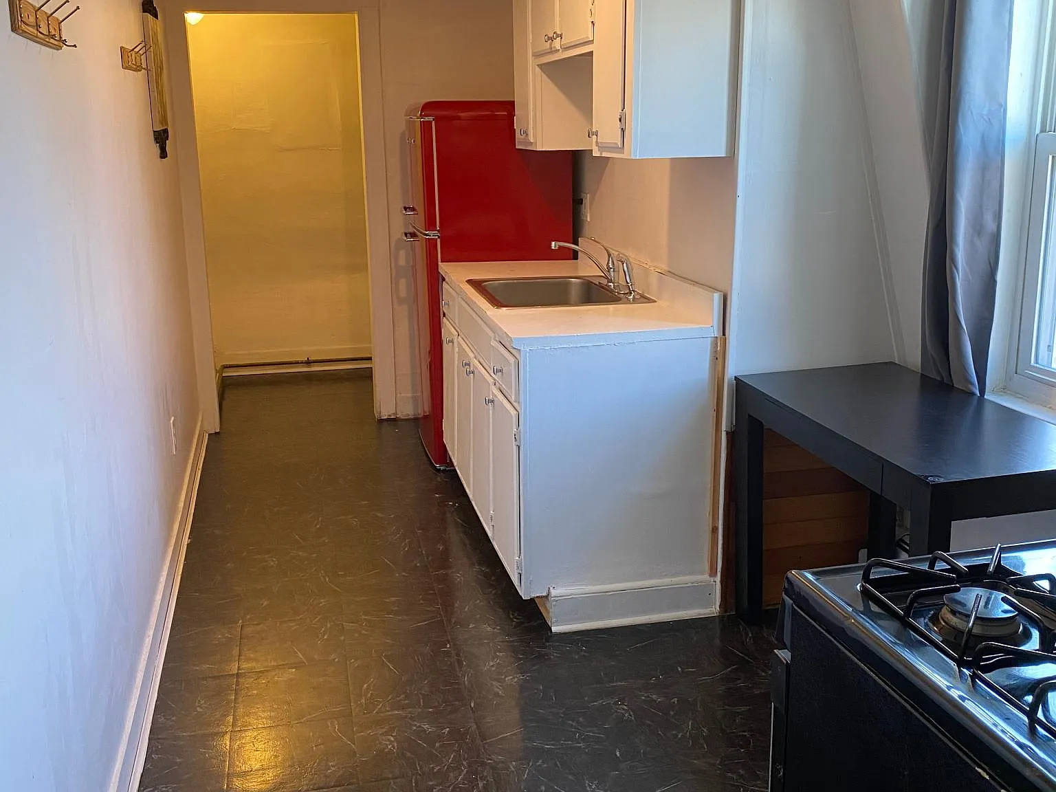 102 Locust St — Photo 3