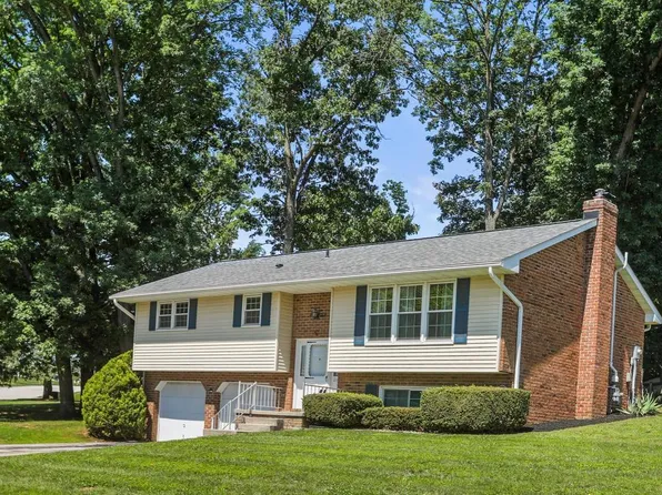 26 Laurel Dr, Hanover, PA 17331