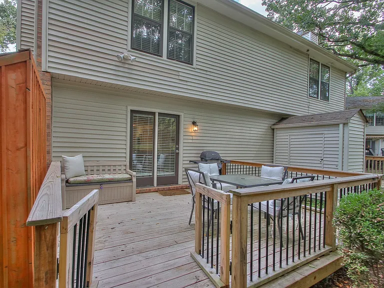 3321 Lealand Ln — Photo 33