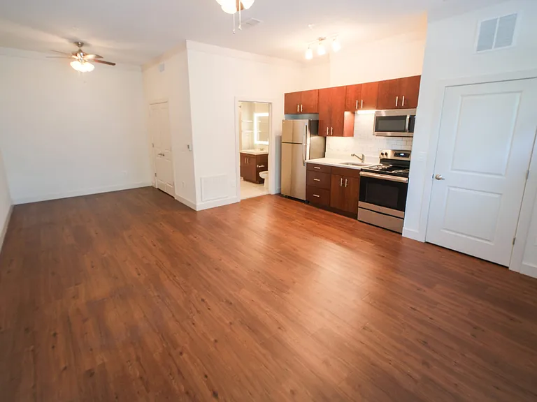 219 NW 19th St #105 — Photo 3
