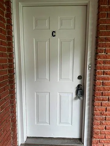 3 bed, 1.0 bath, 1400 sqft, $1,800 — Photo 4