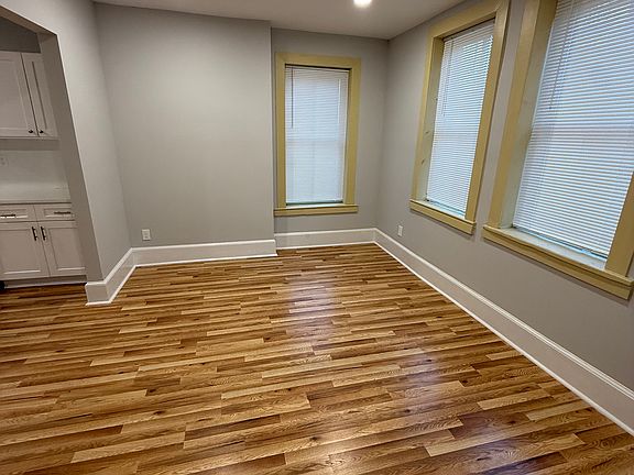 2nd image of 39 Edward St Floor 1
