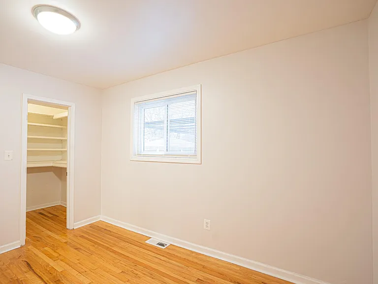 22516 Socia St — Photo 8