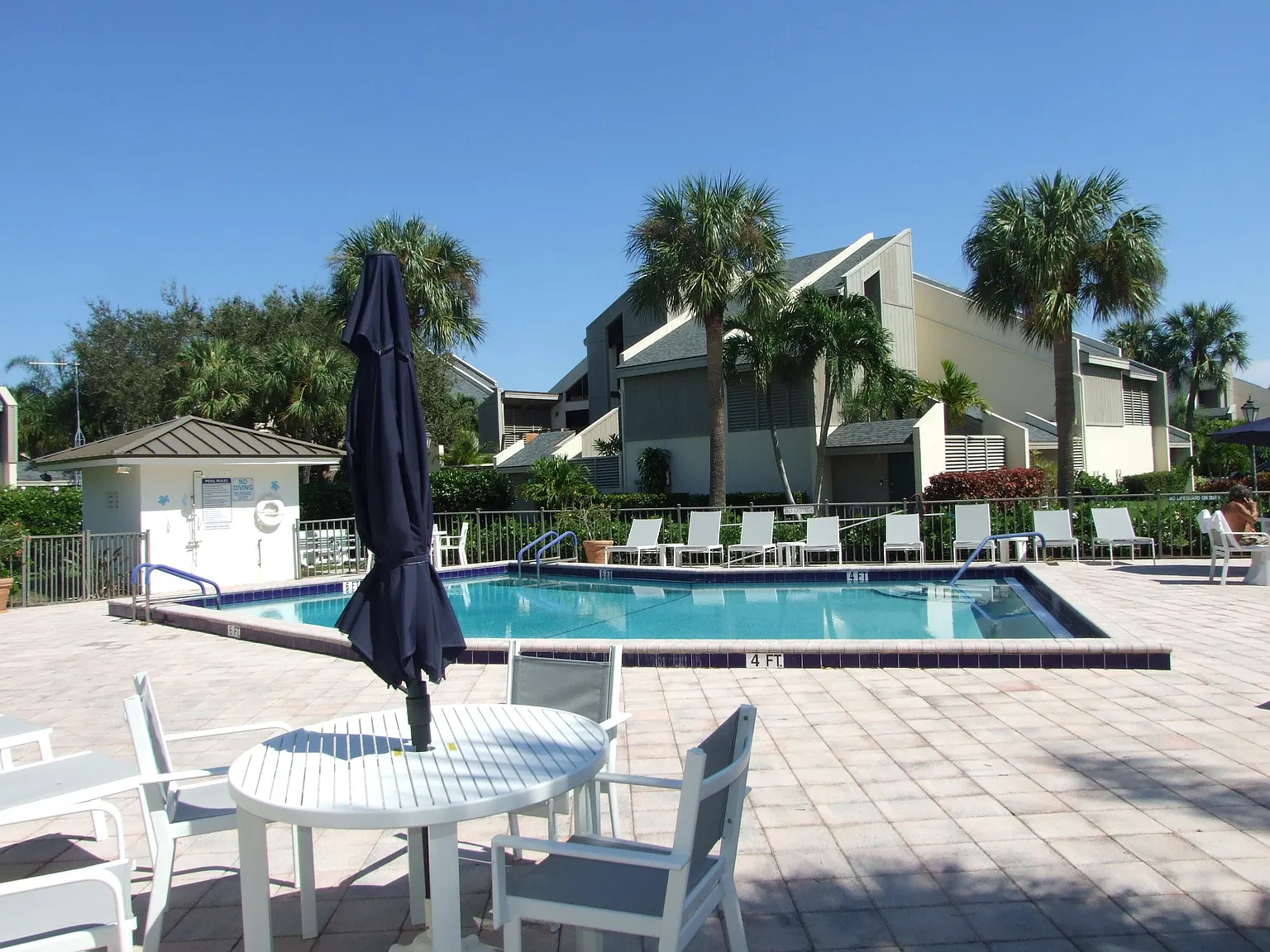 1 bed, 1.5 bath, 704 sqft, $2,100 — Photo 3