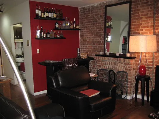 Rented by Magnone Real Estate | media 85