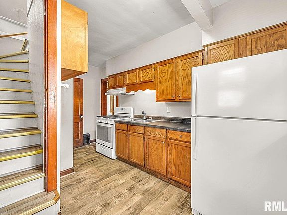 4th image of 1819 N Underhill St