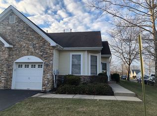 141 Meadowlark Dr, Hamilton, NJ 08690