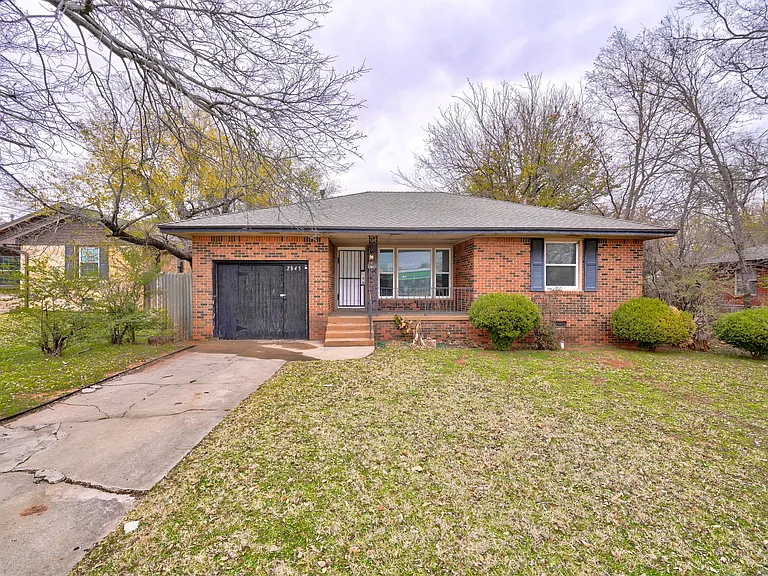 2845 Cambridge Ct — Photo 2
