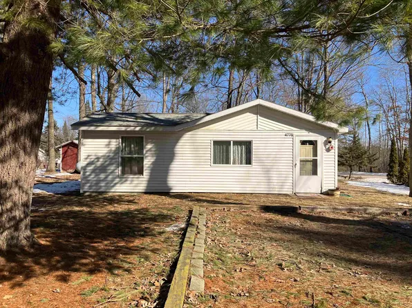 4778 Maplewood St, Harrison, MI 48625