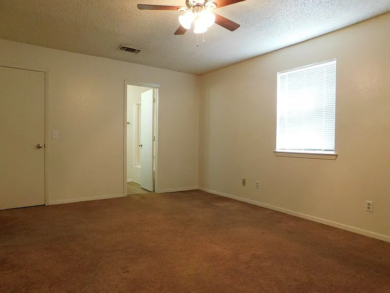 Gant Apartments — Photo 16