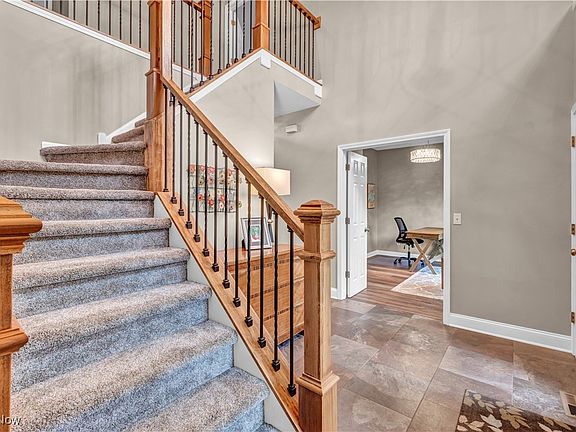 4th image of 17360 Woodlawn Ct