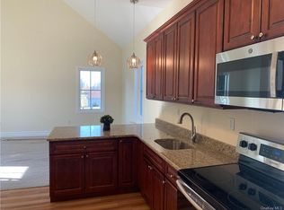 16 Feagles Rd, Warwick, NY 10990