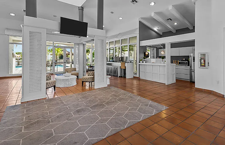 La Vue at Emerald Pointe — Photo 12