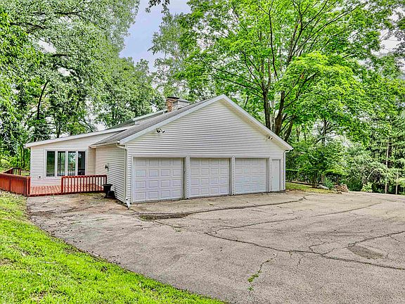 3rd image of 3169 Hickory Ridge Rd