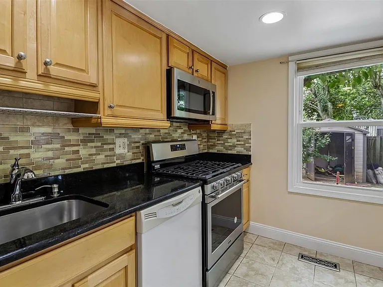4 Kirkfield Ct — Photo 10