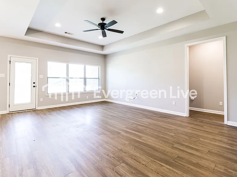 4568 Western Woods Dr — Photo 3
