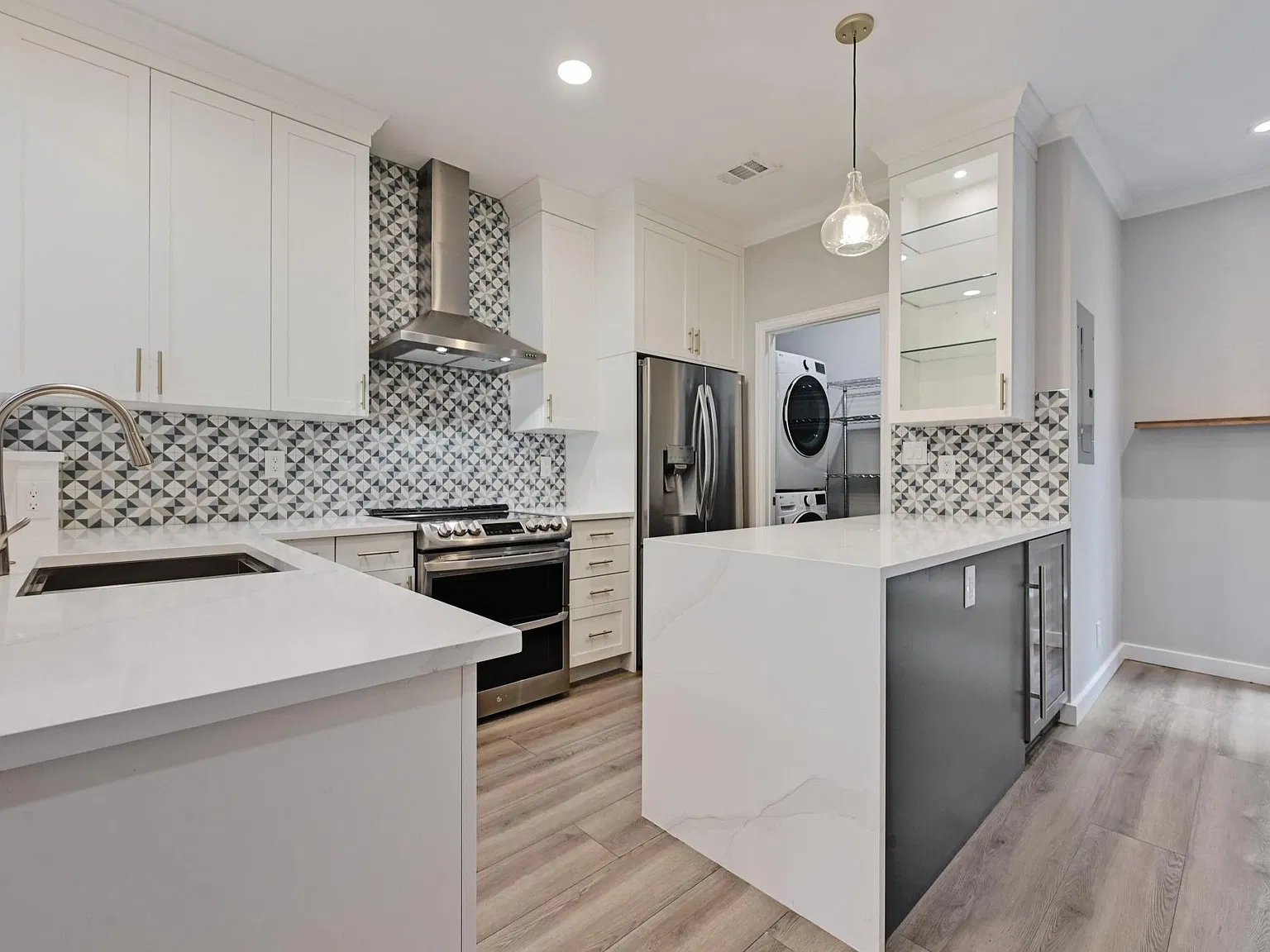 2 bed, 2.5 bath, 1100 sqft, $2,850 — Photo 3