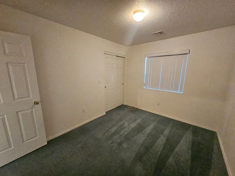 2304 E Oleander Dr — Photo 10