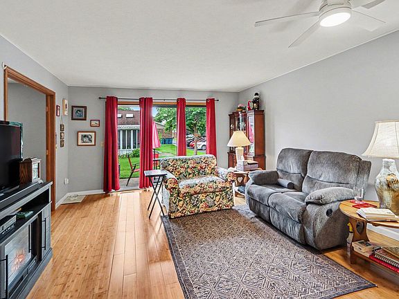 3rd image of 5158 Green Meadow Rd #36