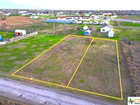 7 & 8 W Oakland Ave, Seadrift, TX 77983