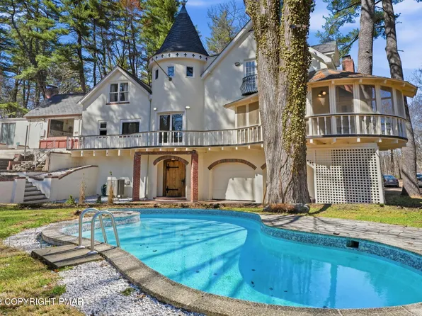 720 Stokes Mill Rd, East Stroudsburg, PA 18301