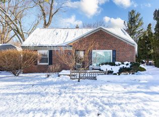 1921 Beverly Ave, Sylvan Lake, MI 48320