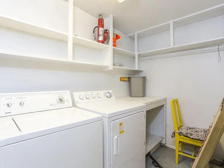 2408 Lake Dr — Photo 17