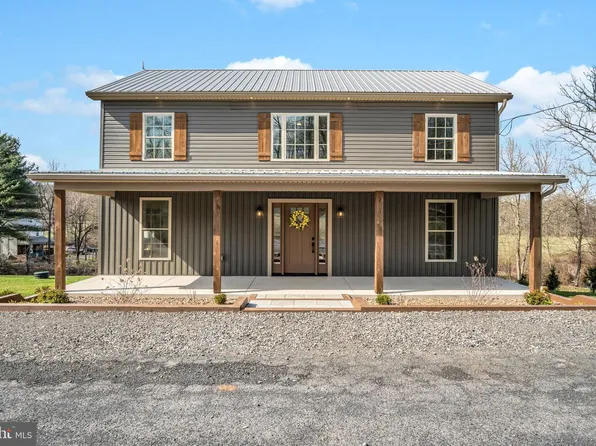 22 Academy Rd, Newport, PA 17074
