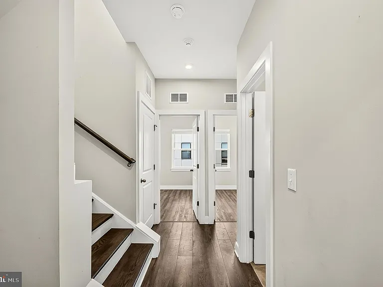 1013 S Taylor Ct — Photo 35