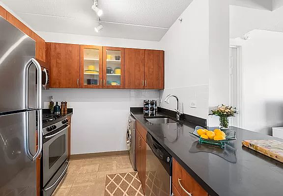 5th image of 68 Bradhurst Ave APT 6C