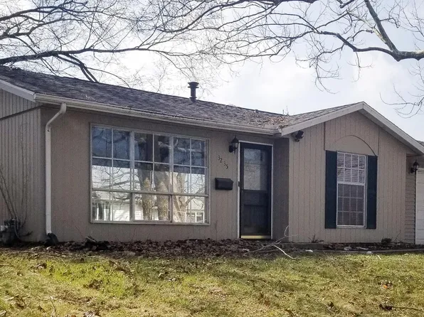 3235 Dove Dr, Decatur, IL 62526