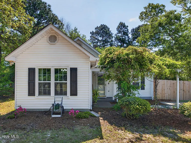 315 Tangle Oaks Ct SE — Photo 5