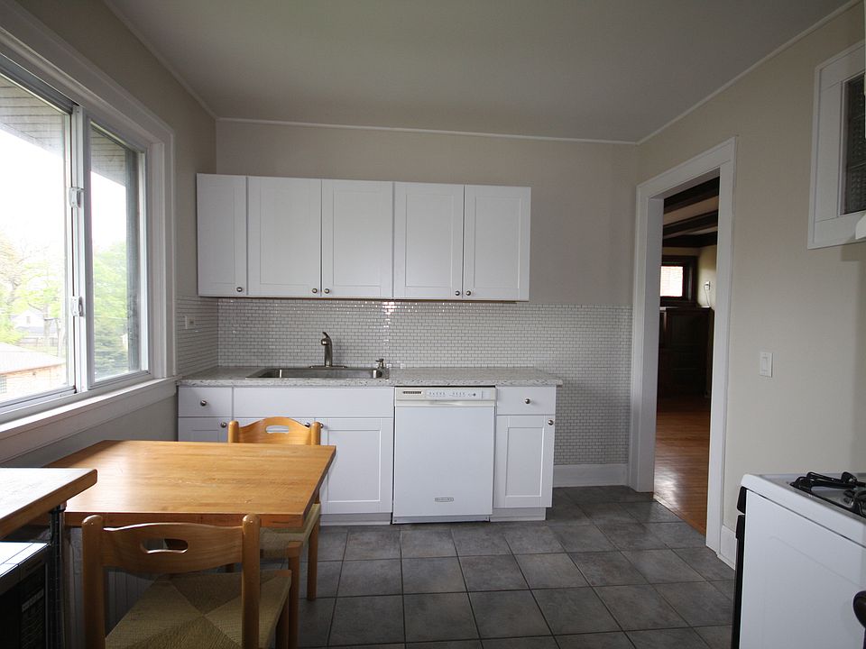1st image of 623 Vine Ave APT 2R