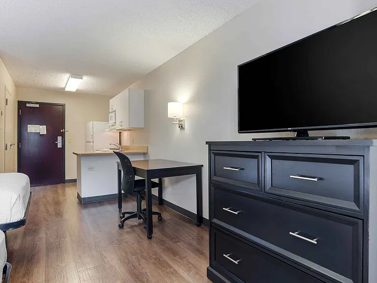 Studio Suite - 2 Full Beds