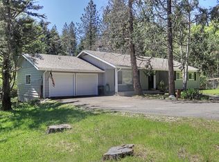 2545 Azalea Dr, Grants Pass, OR 97526