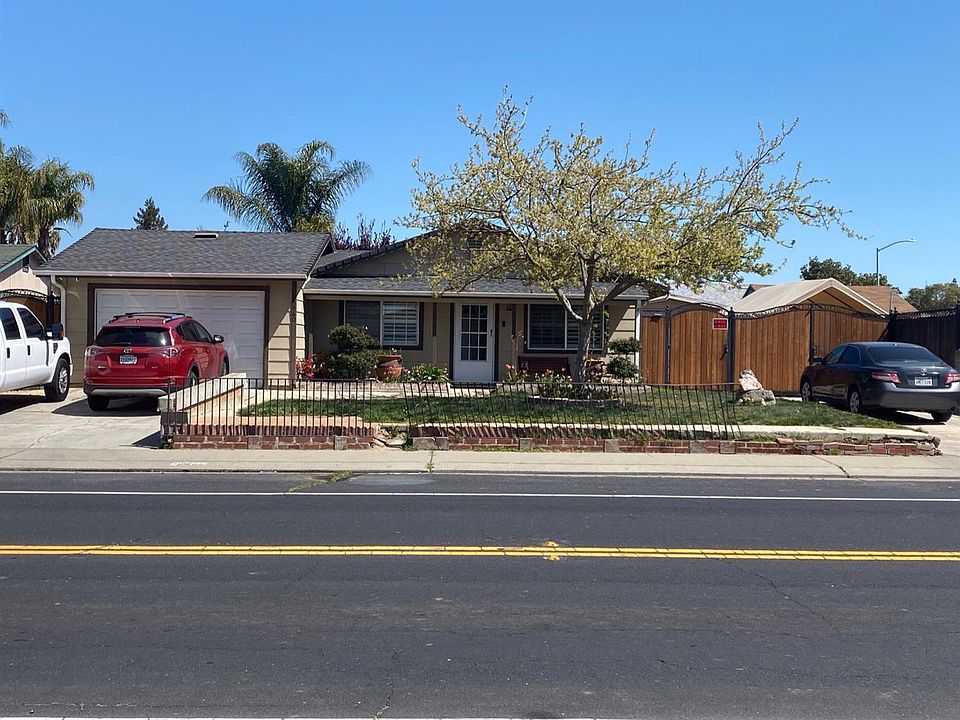 1st image of 15460 Cambridge Dr