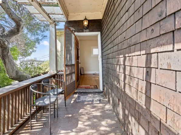 738 E 19th St, Oakland, CA 94606
