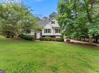 12 Lamplighter Cv NW, Cartersville, GA 30120