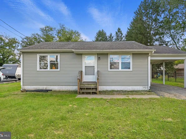 1662 Peach Basket Rd, Felton, DE 19943
